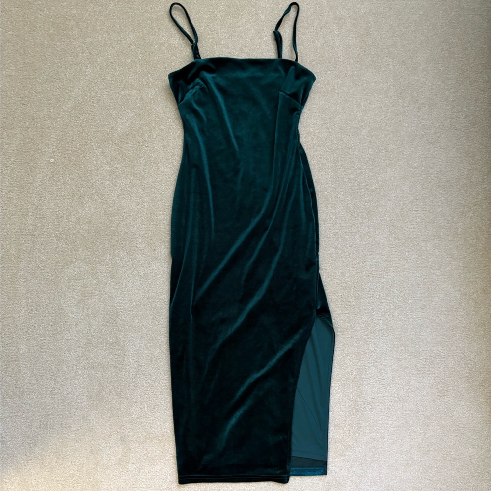 Elegant Dark Green Velvet Dress